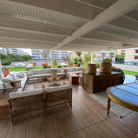 לינה וארוחת בוקר Myhome 75 Premium Luxury 4*