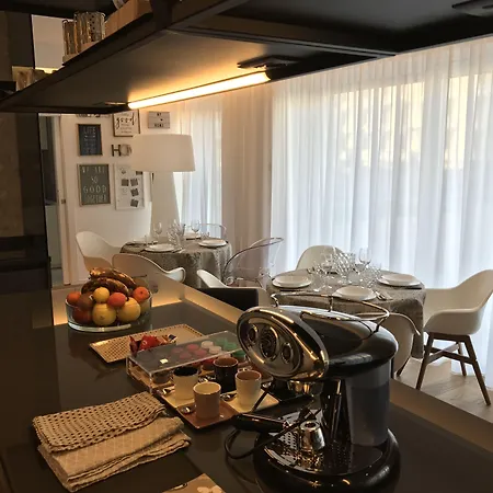 לינה וארוחת בוקר Myhome 75 Premium Luxury