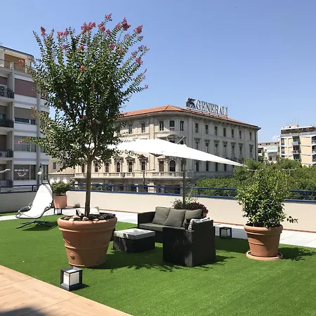 לינה וארוחת בוקר Myhome 75 Premium Luxury 4*