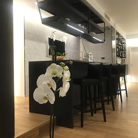 Myhome 75 Premium Luxury לינה וארוחת בוקר 4*