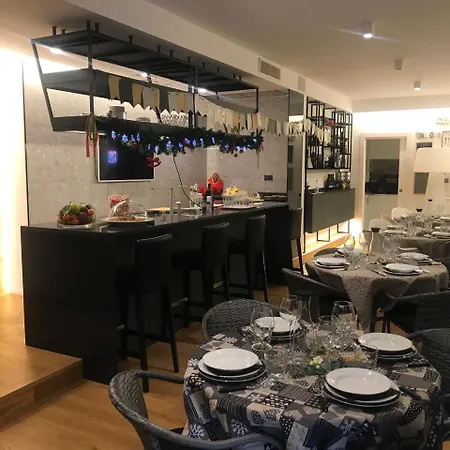 Myhome 75 Premium Luxury לינה וארוחת בוקר פסקרה