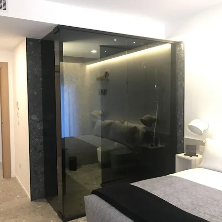 Myhome 75 Premium Luxury 4* Πεσκάρα